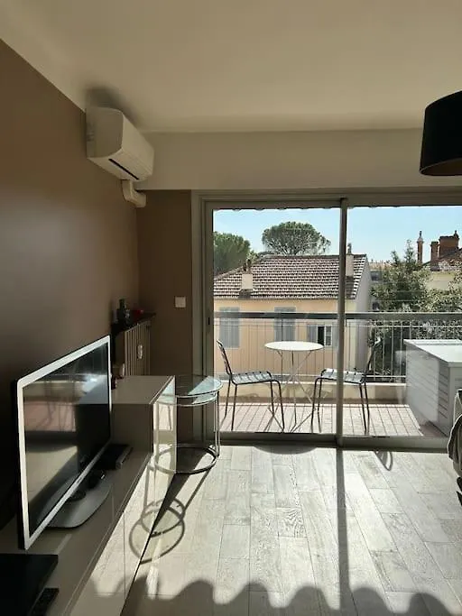 Apartment Appartement A 2 Pas Du Centre De Cannes