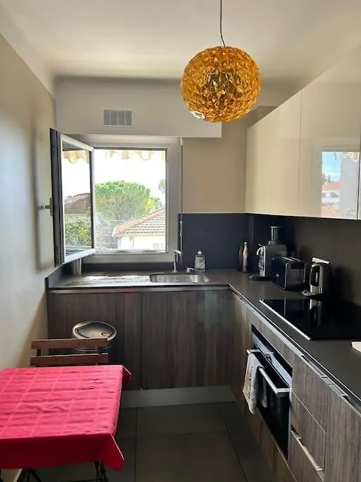 Apartment Appartement A 2 Pas Du Centre De Cannes