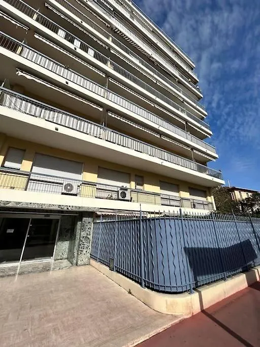 Appartement A 2 Pas Du Centre De Cannes